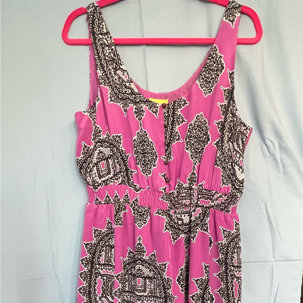 100% silk dress - size Large - lined to the knee